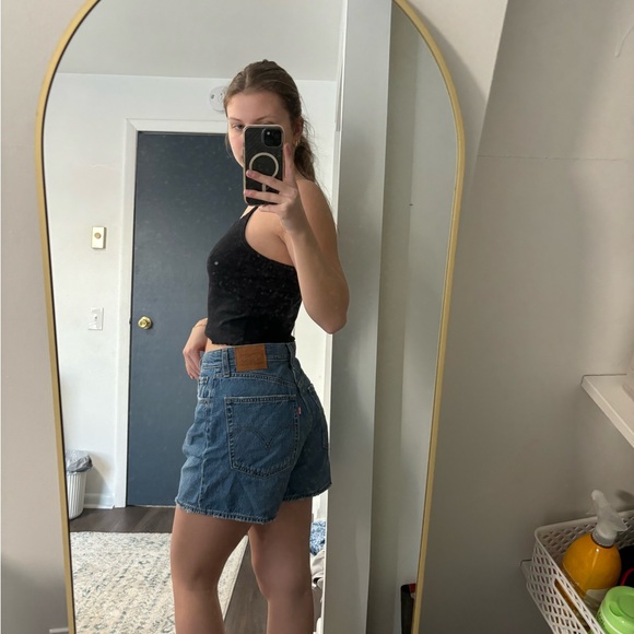 Levi High rise loose fit shorts - Picture 4 of 7